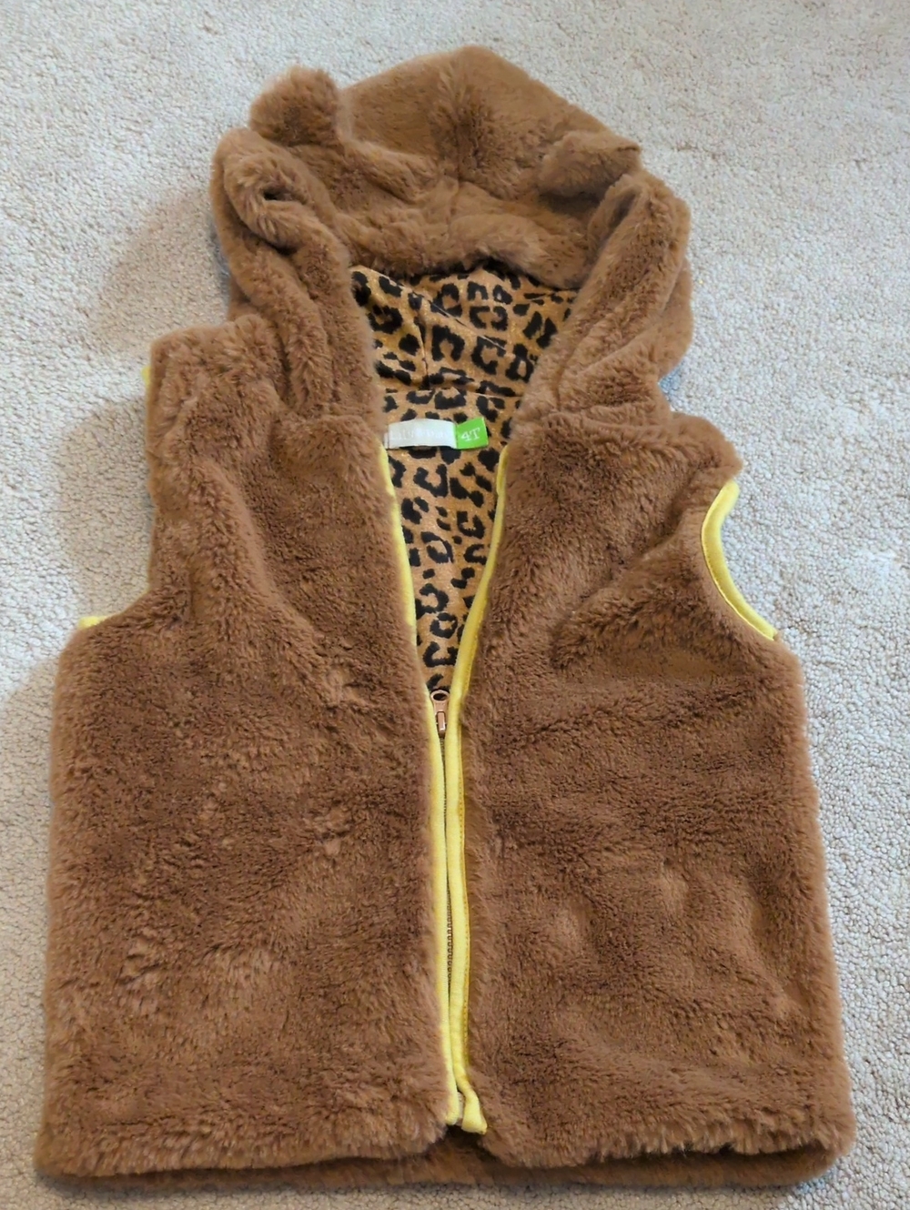 Kids Bear Vest w/Fuzzy Hood (4T)